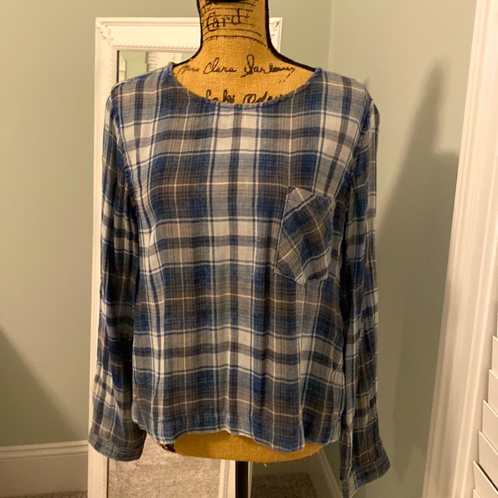 NWOT Cloth & Stone plaid top, size M.
